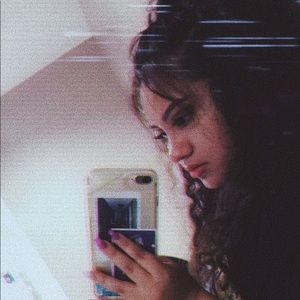 Meet your Posher, Daniela